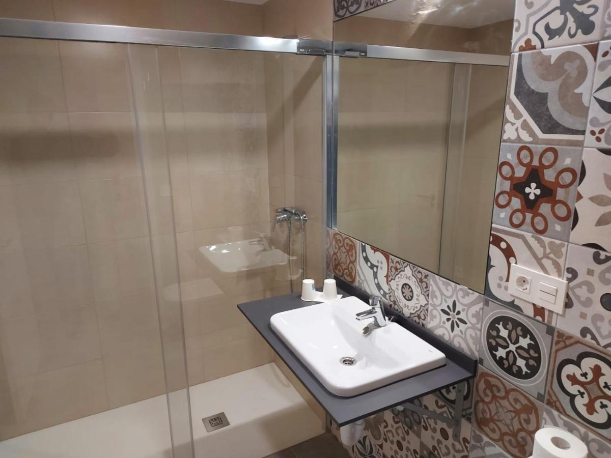 Hotel - Hostel Atuvera Санто Доминго де ла Калсада Екстериор снимка