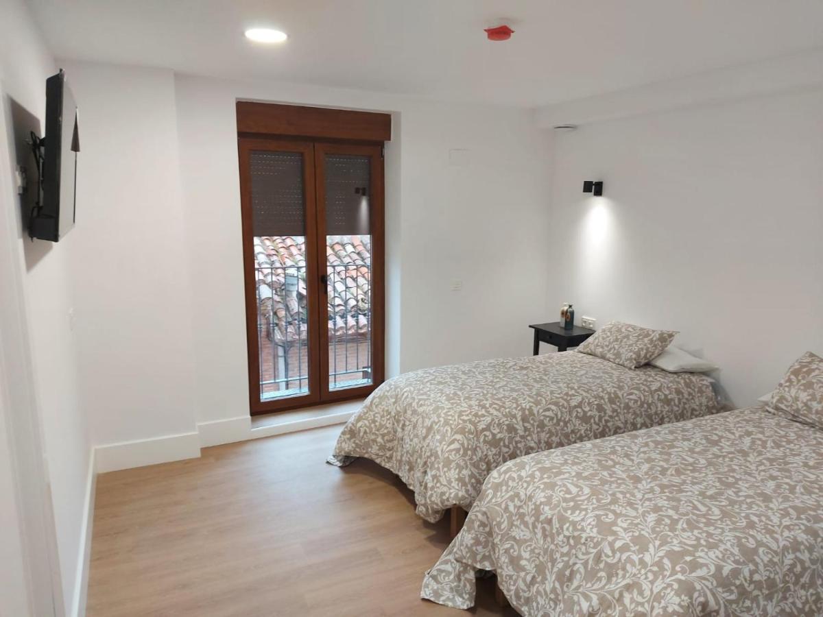 Hotel - Hostel Atuvera Санто Доминго де ла Калсада Екстериор снимка